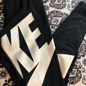 Nike 'Leg-A-See' Exploded Logo Leggings
